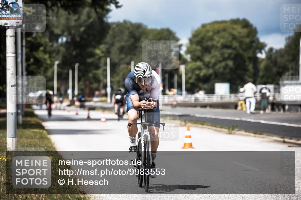 16.08.2026 - KN Förde Triathlon 2026 H.Heesch http://msf.ph/oto/9983553 16.08.2026 12:54:49 Radfahren 532, 566, 708 meine-sportfotos.de