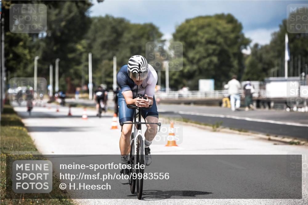 16.08.2026 - KN Förde Triathlon 2026 H.Heesch http://msf.ph/oto/9983556 16.08.2026 12:54:50 Radfahren 532, 566, 708 meine-sportfotos.de