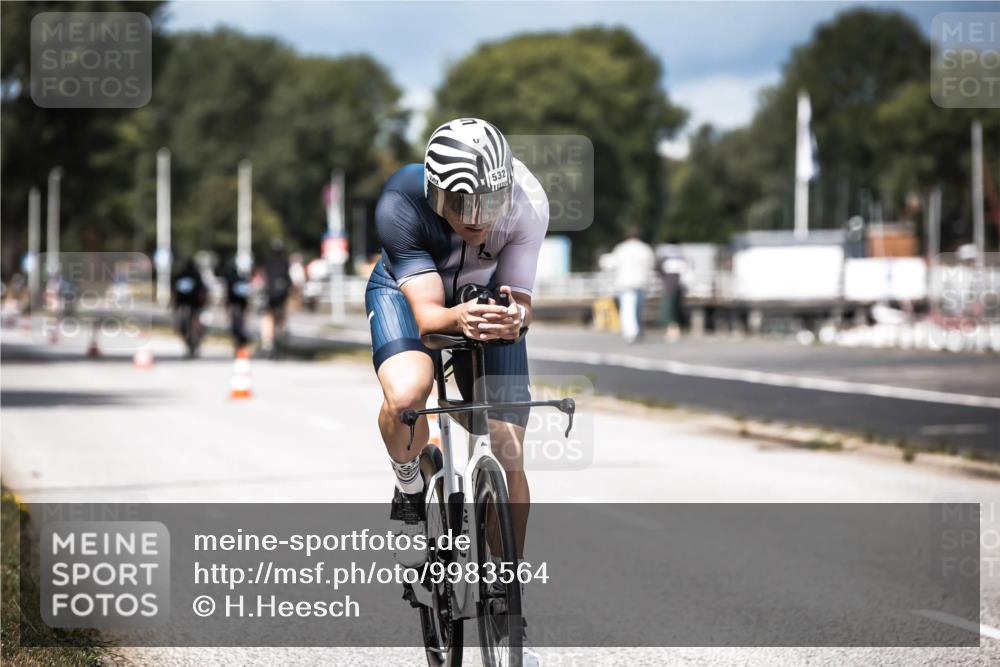 16.08.2026 - KN Förde Triathlon 2026 H.Heesch http://msf.ph/oto/9983564 16.08.2026 12:54:50 Radfahren 532, 566, 708 meine-sportfotos.de