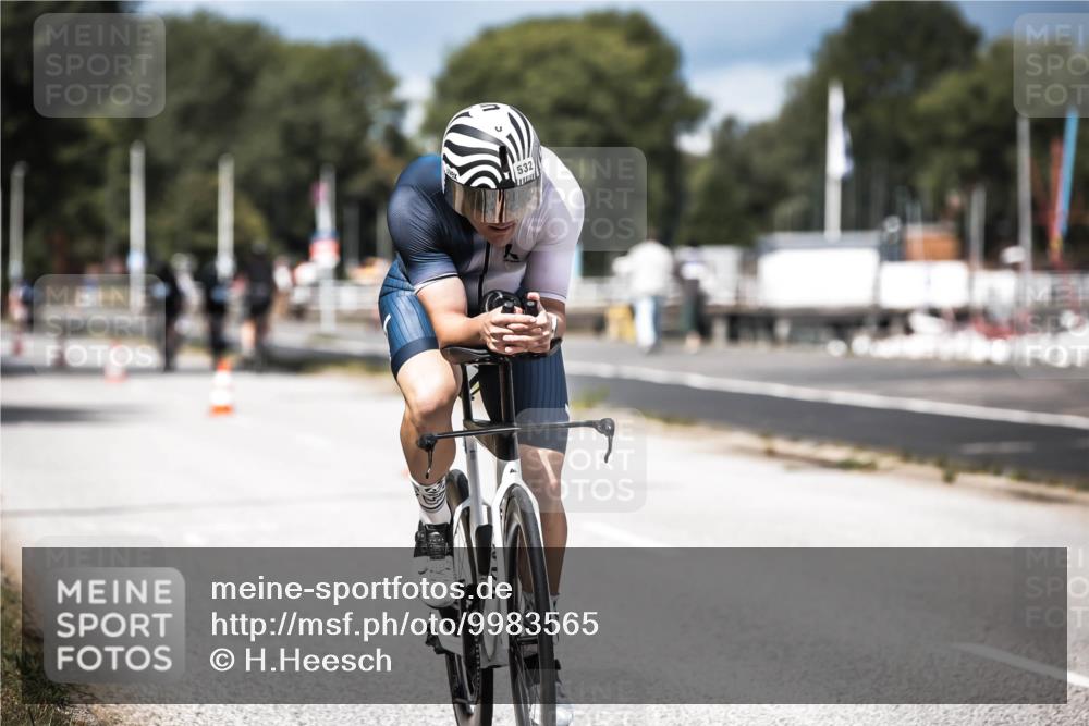 16.08.2026 - KN Förde Triathlon 2026 H.Heesch http://msf.ph/oto/9983565 16.08.2026 12:54:50 Radfahren 532, 566, 708 meine-sportfotos.de