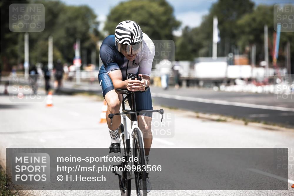 16.08.2026 - KN Förde Triathlon 2026 H.Heesch http://msf.ph/oto/9983566 16.08.2026 12:54:50 Radfahren 532, 566, 708 meine-sportfotos.de