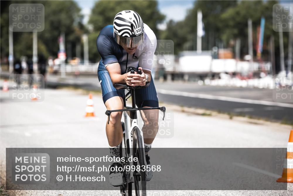 16.08.2026 - KN Förde Triathlon 2026 H.Heesch http://msf.ph/oto/9983568 16.08.2026 12:54:50 Radfahren 532, 566, 708 meine-sportfotos.de