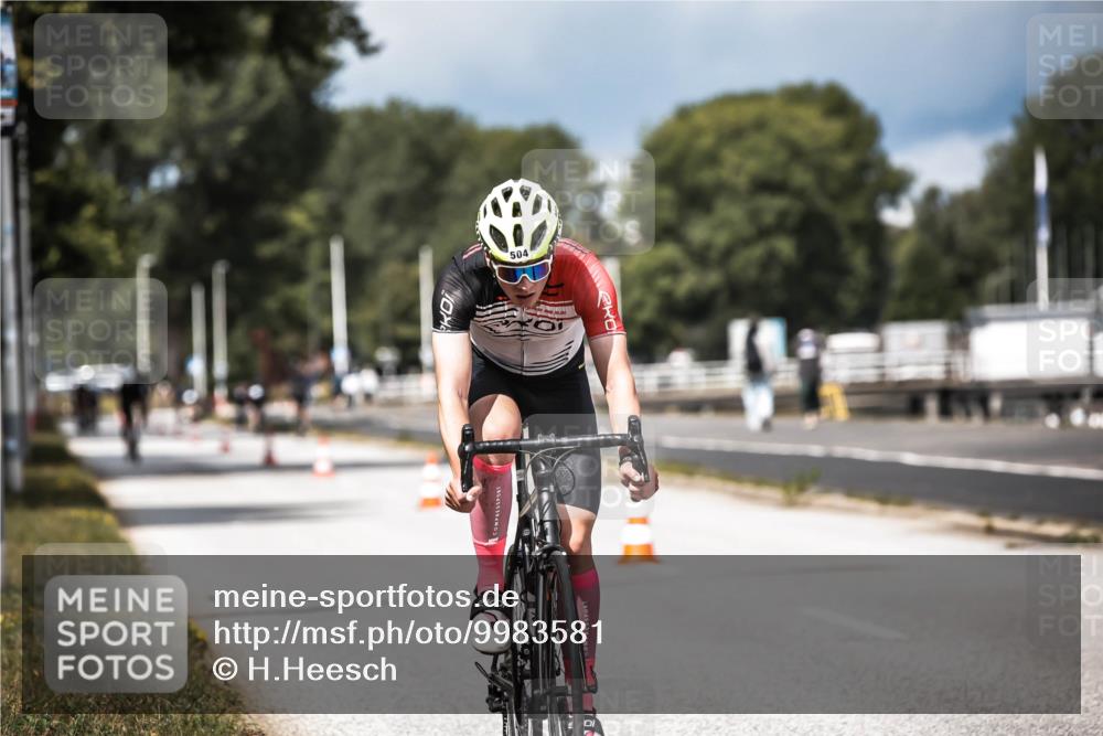 16.08.2026 - KN Förde Triathlon 2026 H.Heesch http://msf.ph/oto/9983581 16.08.2026 12:54:57 Radfahren 504, 565, 721 meine-sportfotos.de