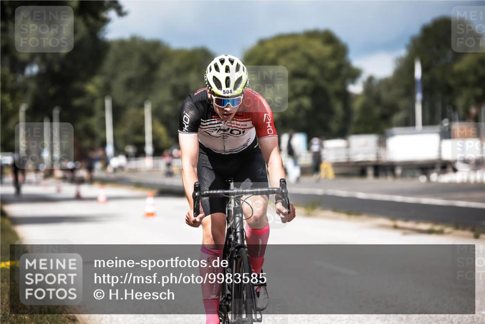 16.08.2026 - KN Förde Triathlon 2026 H.Heesch http://msf.ph/oto/9983585 16.08.2026 12:54:57 Radfahren 504, 565, 721 meine-sportfotos.de