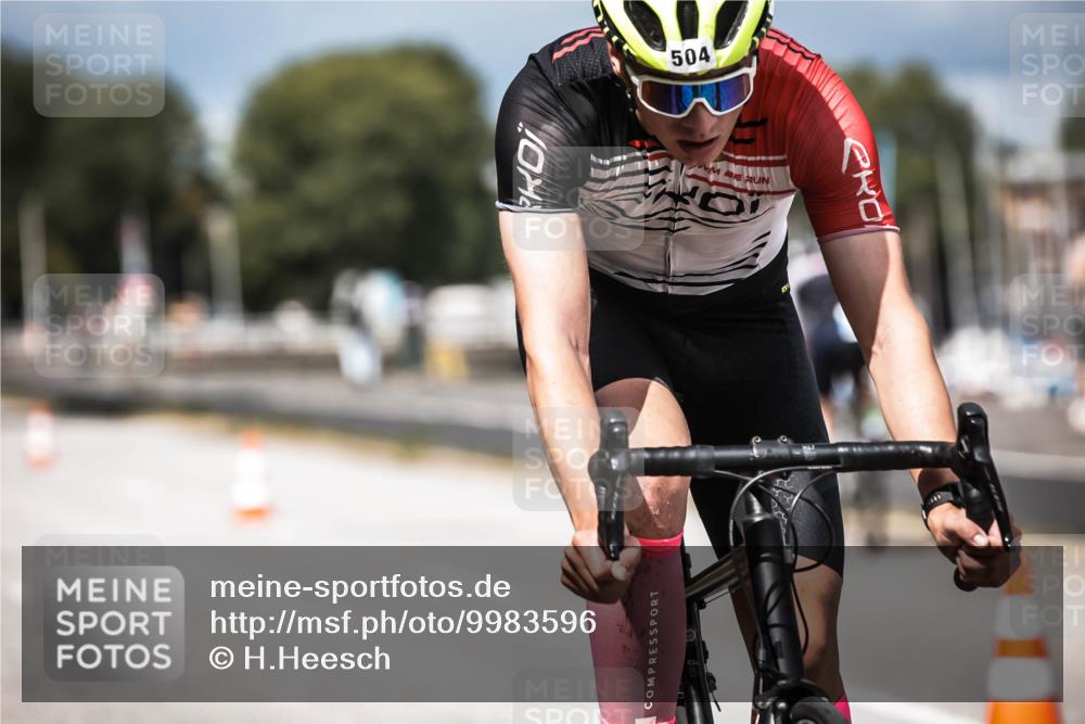 16.08.2026 - KN Förde Triathlon 2026 H.Heesch http://msf.ph/oto/9983596 16.08.2026 12:54:58 Radfahren 504, 565, 721 meine-sportfotos.de