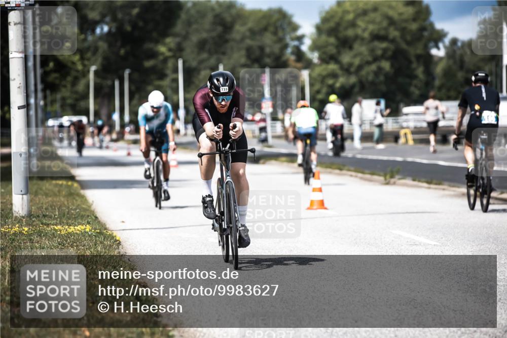 16.08.2026 - KN Förde Triathlon 2026 H.Heesch http://msf.ph/oto/9983627 16.08.2026 12:55:10 Radfahren 523, 705, 733 meine-sportfotos.de