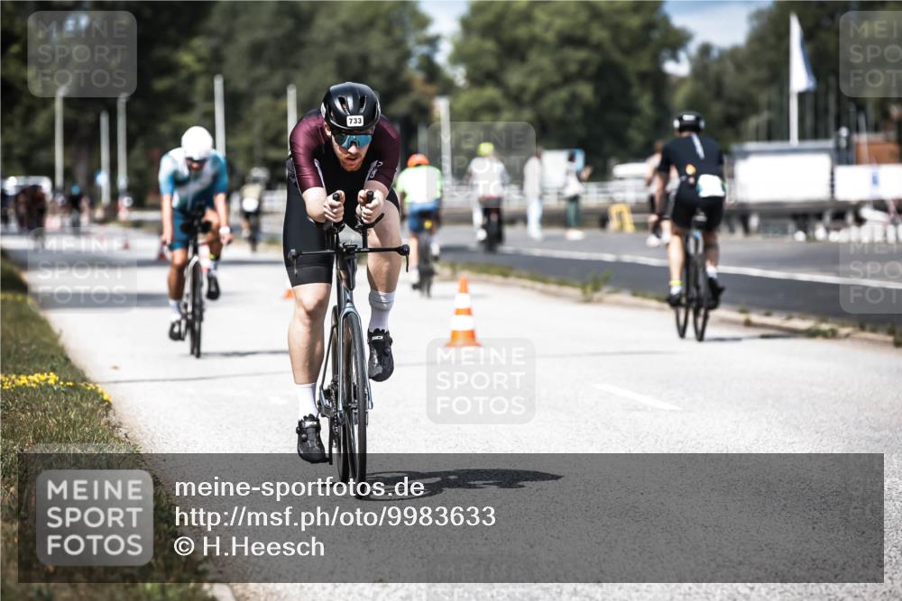 16.08.2026 - KN Förde Triathlon 2026 H.Heesch http://msf.ph/oto/9983633 16.08.2026 12:55:10 Radfahren 523, 705, 733 meine-sportfotos.de
