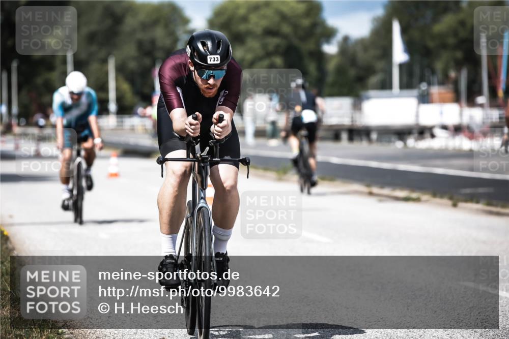 16.08.2026 - KN Förde Triathlon 2026 H.Heesch http://msf.ph/oto/9983642 16.08.2026 12:55:11 Radfahren 523, 705, 706, 733 meine-sportfotos.de