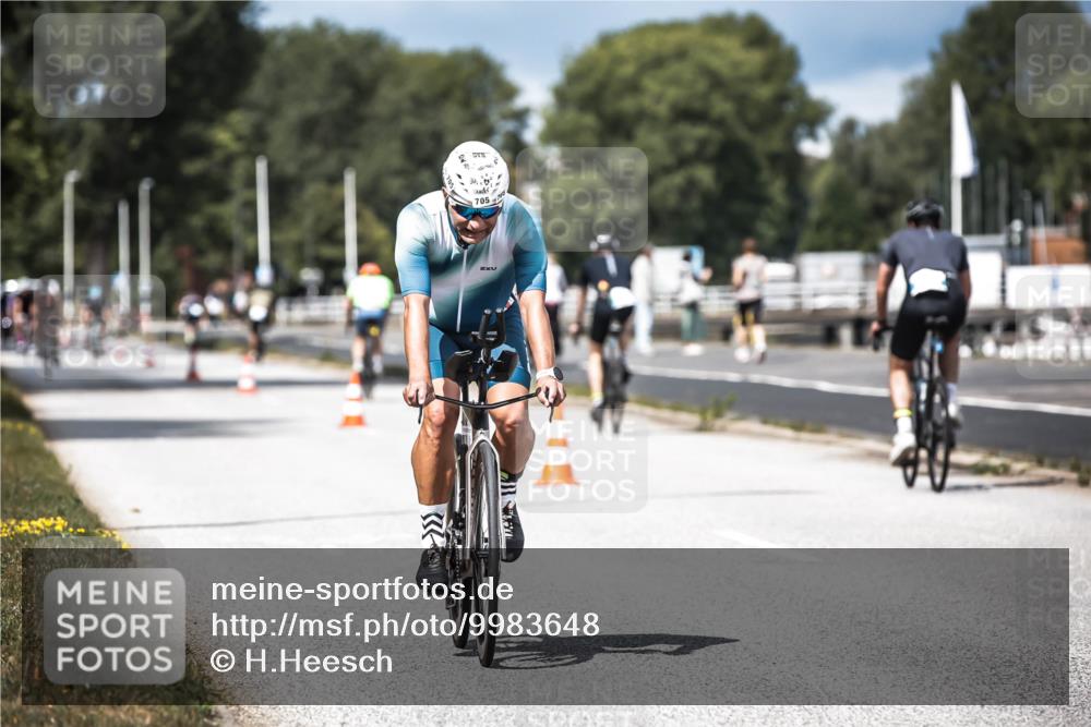 16.08.2026 - KN Förde Triathlon 2026 H.Heesch http://msf.ph/oto/9983648 16.08.2026 12:55:12 Radfahren 705, 706, 711, 733 meine-sportfotos.de
