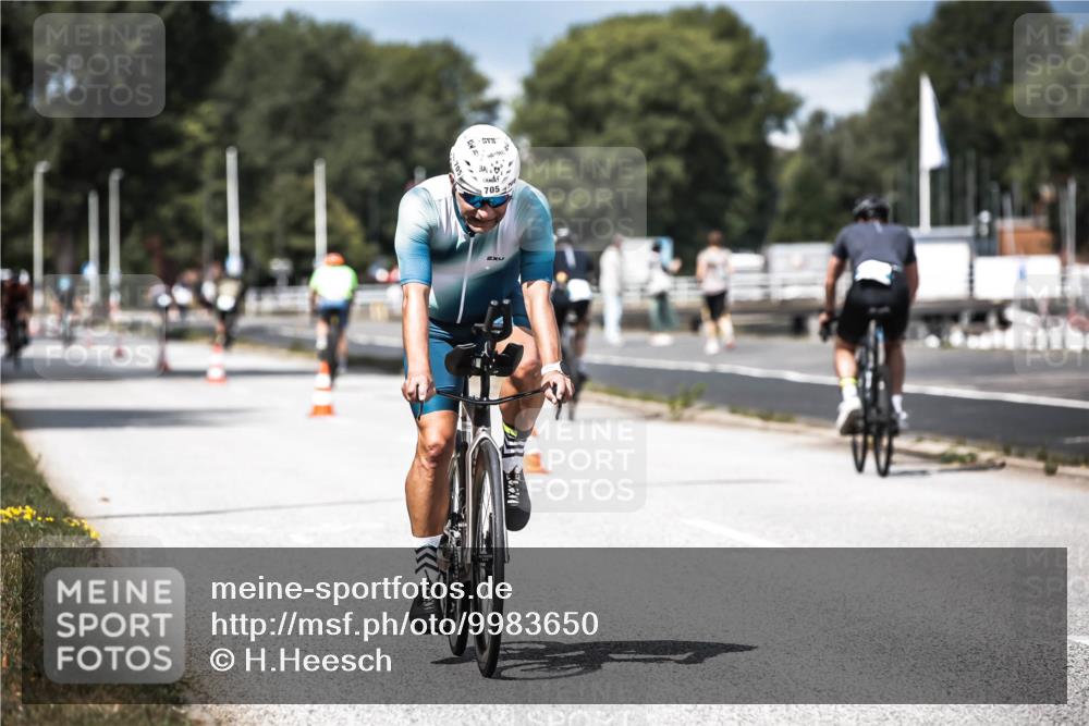 16.08.2026 - KN Förde Triathlon 2026 H.Heesch http://msf.ph/oto/9983650 16.08.2026 12:55:12 Radfahren 705, 706, 711, 733 meine-sportfotos.de
