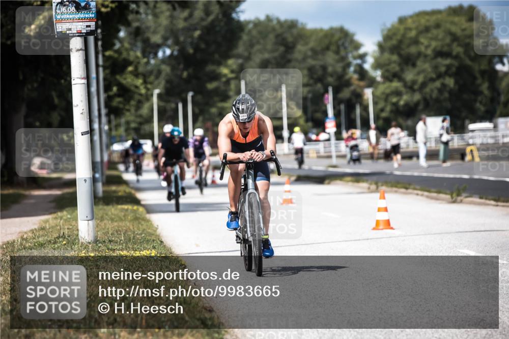 16.08.2026 - KN Förde Triathlon 2026 H.Heesch http://msf.ph/oto/9983665 16.08.2026 12:55:19 Radfahren 502, 514, 572, 706, 711 meine-sportfotos.de