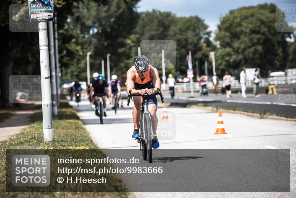16.08.2026 - KN Förde Triathlon 2026 H.Heesch http://msf.ph/oto/9983666 16.08.2026 12:55:20 Radfahren 502, 514, 572, 587, 711 meine-sportfotos.de