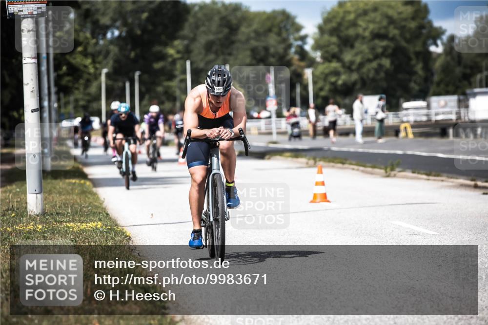 16.08.2026 - KN Förde Triathlon 2026 H.Heesch http://msf.ph/oto/9983671 16.08.2026 12:55:20 Radfahren 502, 514, 572, 587, 711 meine-sportfotos.de