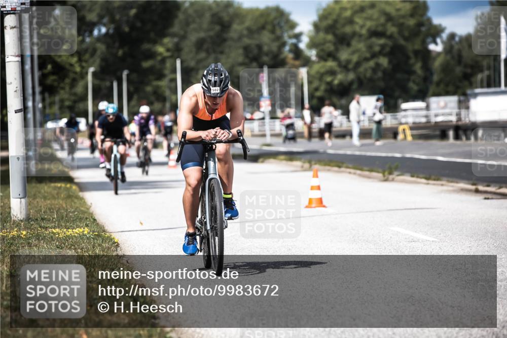 16.08.2026 - KN Förde Triathlon 2026 H.Heesch http://msf.ph/oto/9983672 16.08.2026 12:55:20 Radfahren 502, 514, 572, 587, 711 meine-sportfotos.de