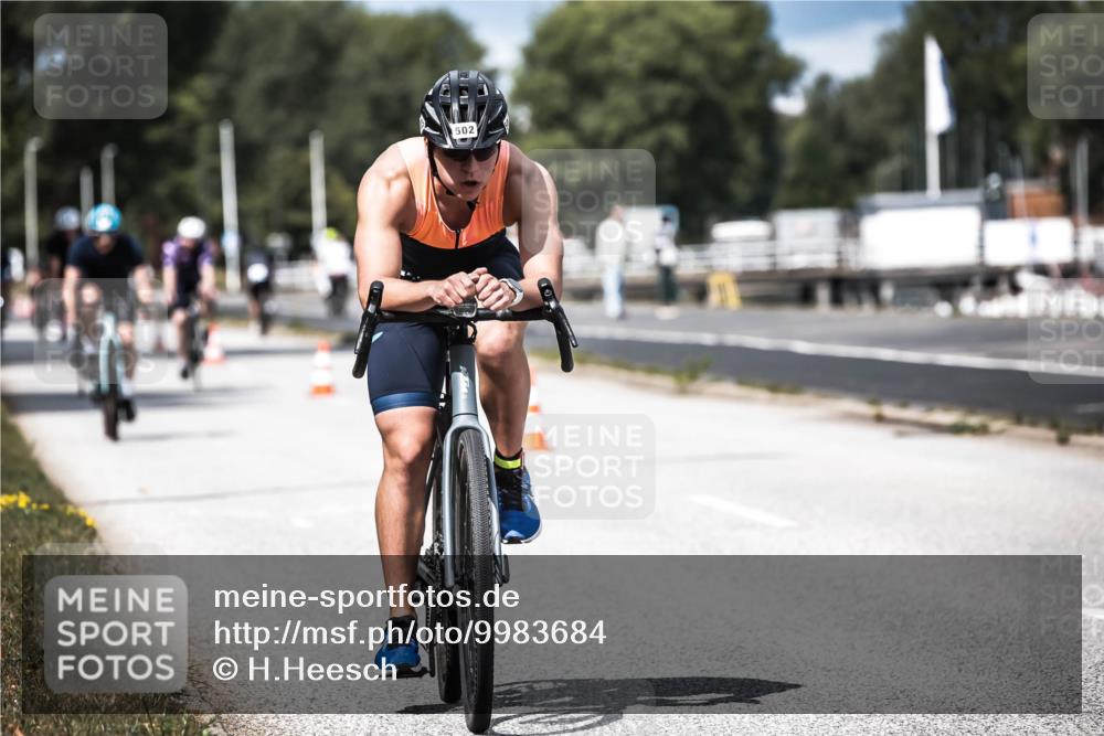 16.08.2026 - KN Förde Triathlon 2026 H.Heesch http://msf.ph/oto/9983684 16.08.2026 12:55:20 Radfahren 502, 514, 572, 587, 711 meine-sportfotos.de