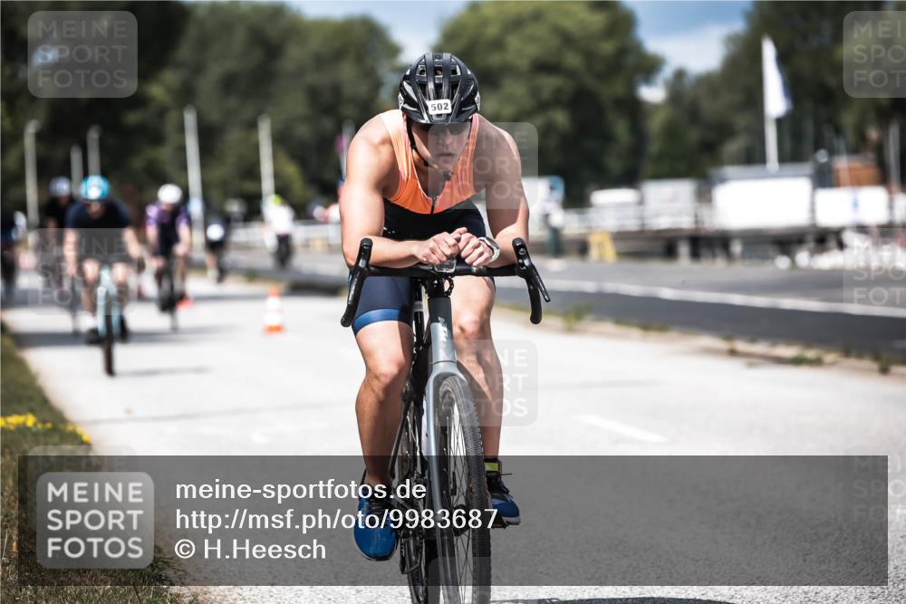 16.08.2026 - KN Förde Triathlon 2026 H.Heesch http://msf.ph/oto/9983687 16.08.2026 12:55:21 Radfahren 502, 514, 546, 572, 587 meine-sportfotos.de