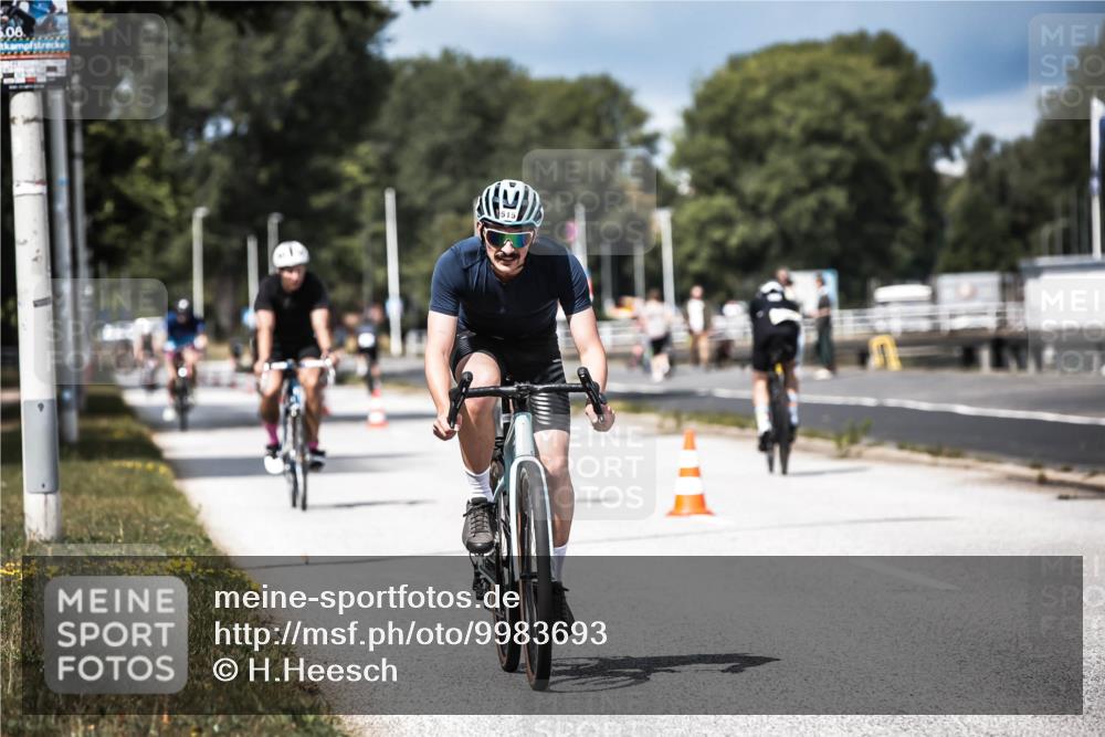 16.08.2026 - KN Förde Triathlon 2026 H.Heesch http://msf.ph/oto/9983693 16.08.2026 12:55:23 Radfahren 502, 546, 572, 587, 719 meine-sportfotos.de