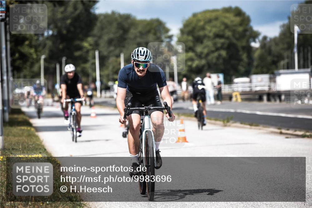 16.08.2026 - KN Förde Triathlon 2026 H.Heesch http://msf.ph/oto/9983696 16.08.2026 12:55:23 Radfahren 502, 546, 572, 587, 719 meine-sportfotos.de