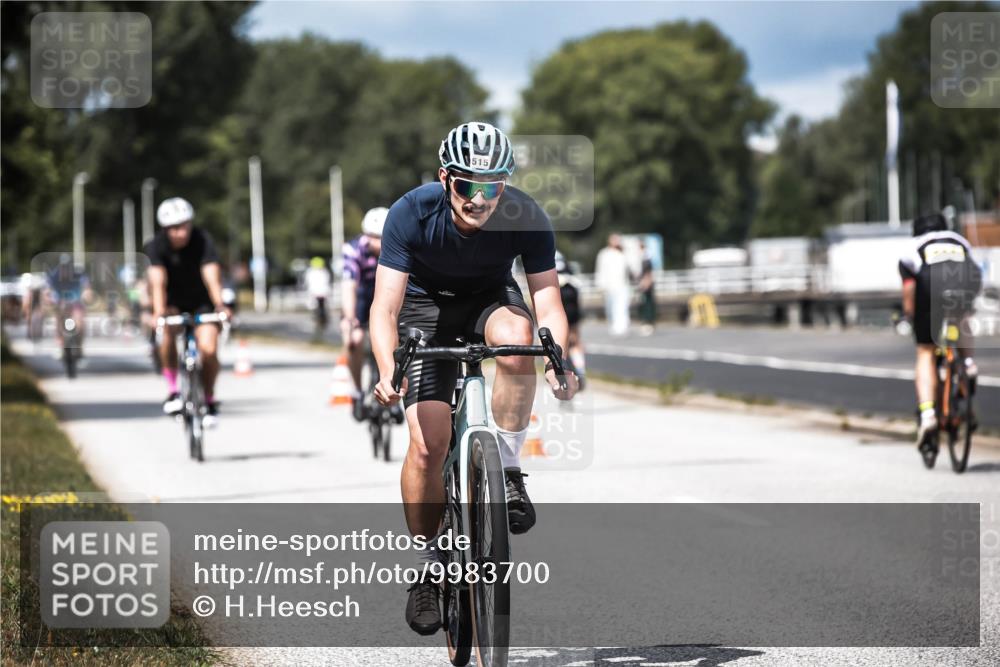 16.08.2026 - KN Förde Triathlon 2026 H.Heesch http://msf.ph/oto/9983700 16.08.2026 12:55:23 Radfahren 502, 546, 572, 587, 719 meine-sportfotos.de