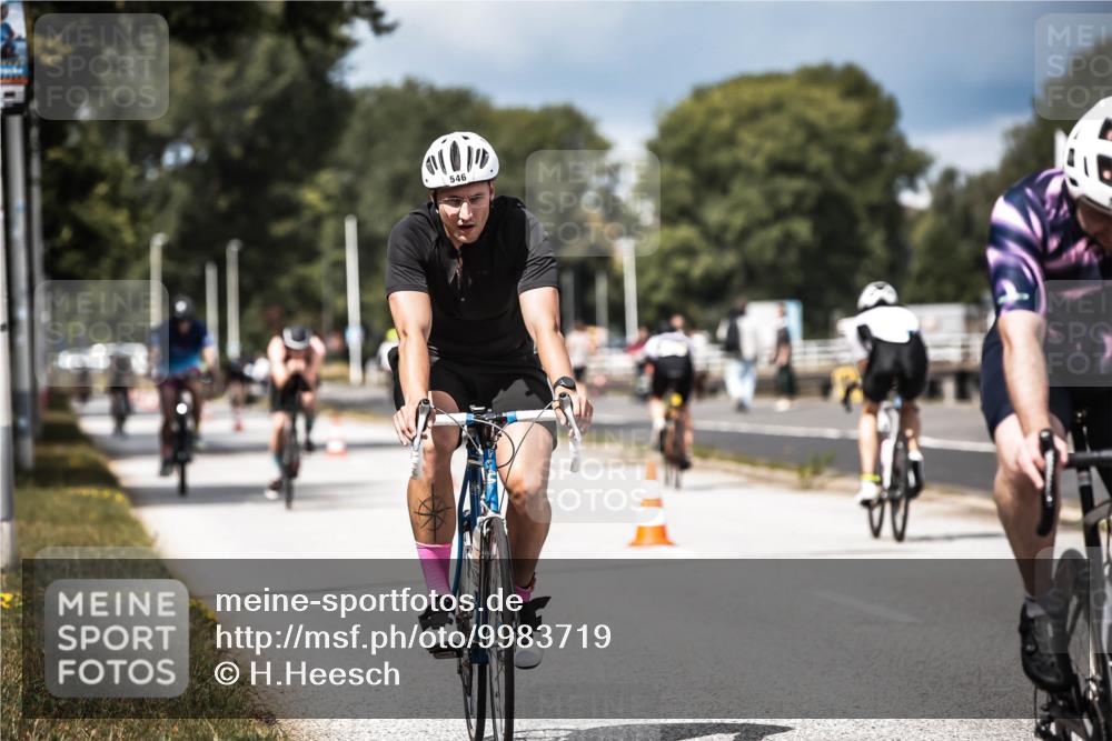 16.08.2026 - KN Förde Triathlon 2026 H.Heesch http://msf.ph/oto/9983719 16.08.2026 12:55:25 Radfahren 546, 572, 587, 719, 720 meine-sportfotos.de
