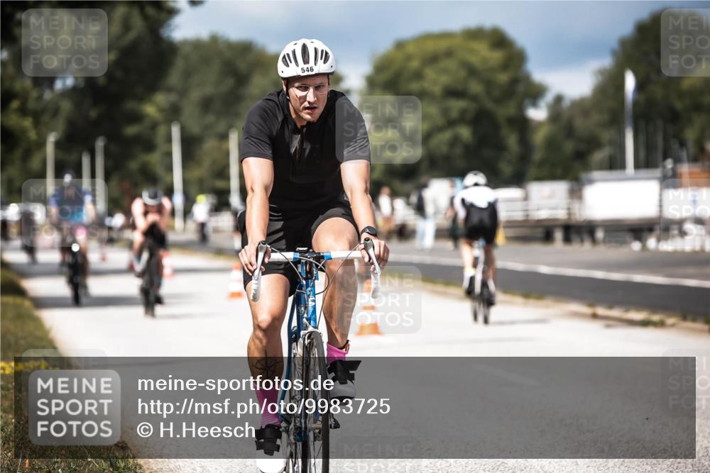16.08.2026 - KN Förde Triathlon 2026 H.Heesch http://msf.ph/oto/9983725 16.08.2026 12:55:26 Radfahren 546, 572, 580, 587, 719, 720 meine-sportfotos.de