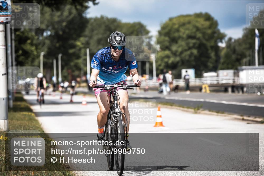 16.08.2026 - KN Förde Triathlon 2026 H.Heesch http://msf.ph/oto/9983750 16.08.2026 12:55:30 Radfahren 526, 580, 719, 720 meine-sportfotos.de