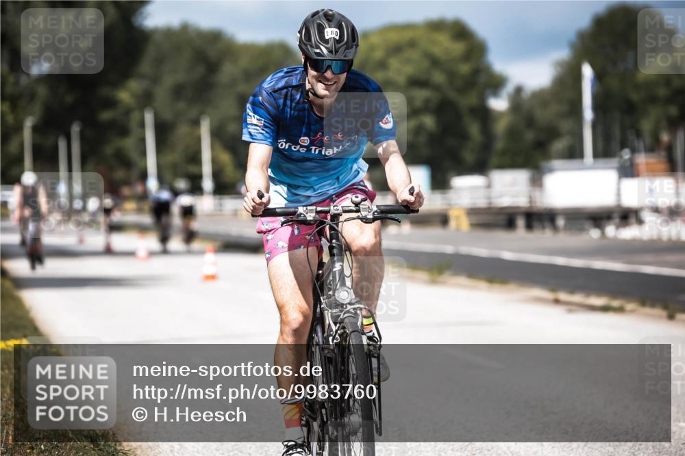 16.08.2026 - KN Förde Triathlon 2026 H.Heesch http://msf.ph/oto/9983760 16.08.2026 12:55:30 Radfahren 526, 580, 719, 720 meine-sportfotos.de