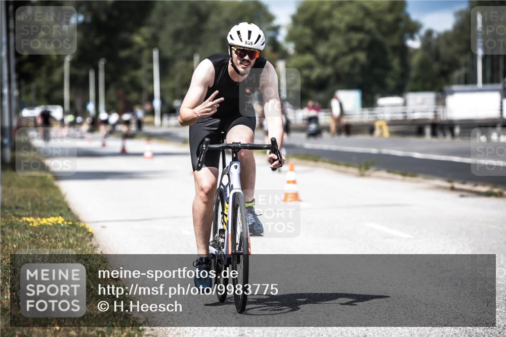 16.08.2026 - KN Förde Triathlon 2026 H.Heesch http://msf.ph/oto/9983775 16.08.2026 12:55:35 Radfahren 526, 535 meine-sportfotos.de