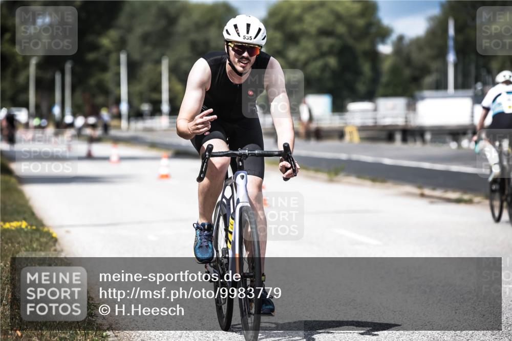 16.08.2026 - KN Förde Triathlon 2026 H.Heesch http://msf.ph/oto/9983779 16.08.2026 12:55:36 Radfahren 526, 535 meine-sportfotos.de