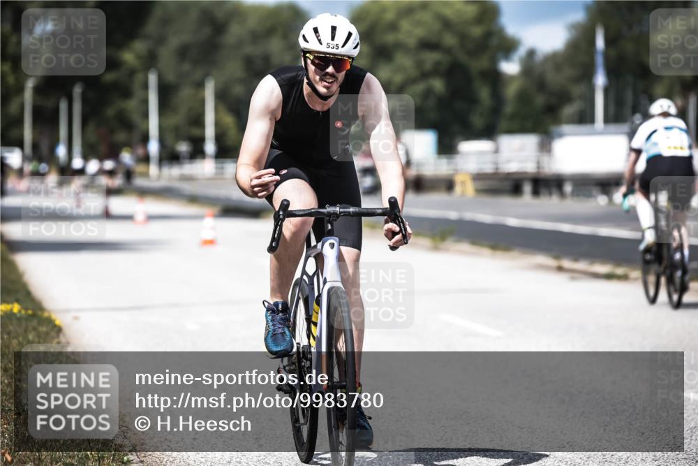 16.08.2026 - KN Förde Triathlon 2026 H.Heesch http://msf.ph/oto/9983780 16.08.2026 12:55:36 Radfahren 526, 535 meine-sportfotos.de