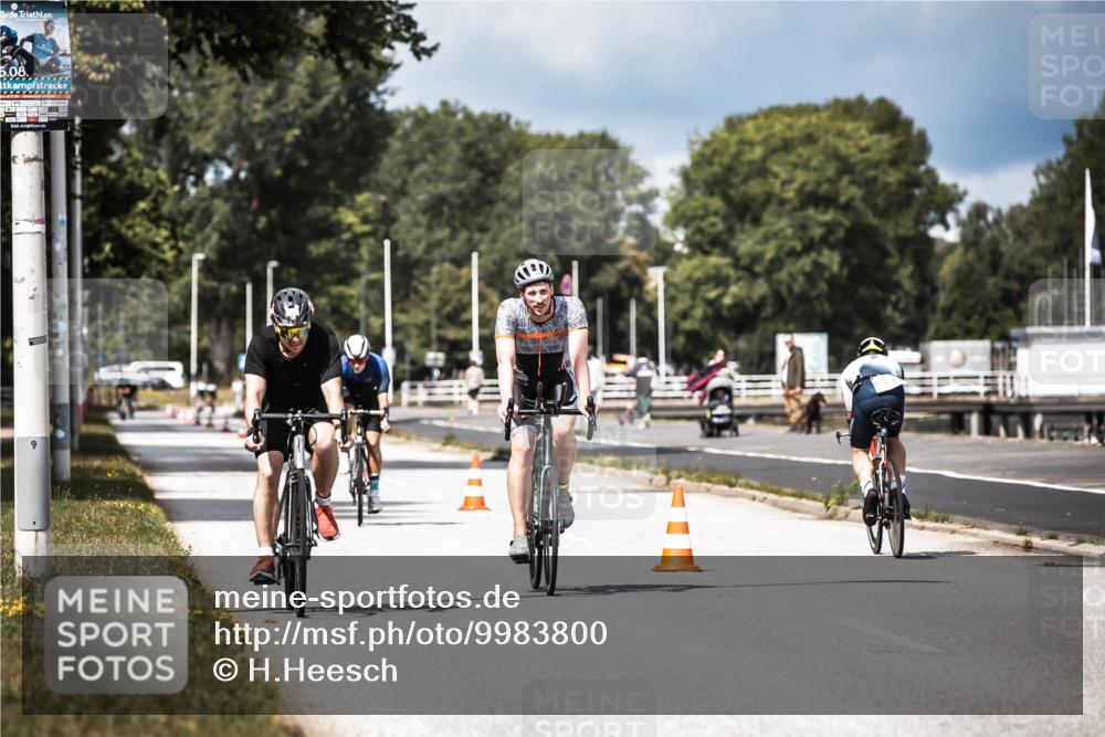 16.08.2026 - KN Förde Triathlon 2026 H.Heesch http://msf.ph/oto/9983800 16.08.2026 12:55:49 Radfahren 517, 561, 562, 569 meine-sportfotos.de