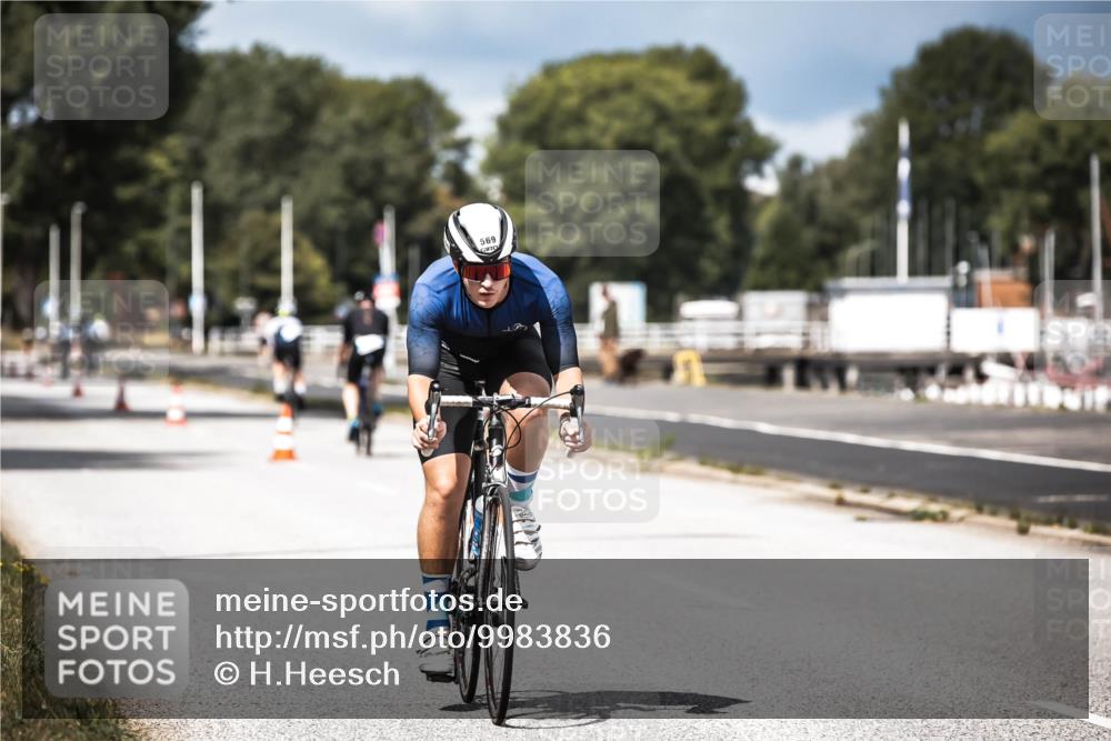 16.08.2026 - KN Förde Triathlon 2026 H.Heesch http://msf.ph/oto/9983836 16.08.2026 12:55:52 Radfahren 517, 542, 562, 569, 724, 727, 740 meine-sportfotos.de