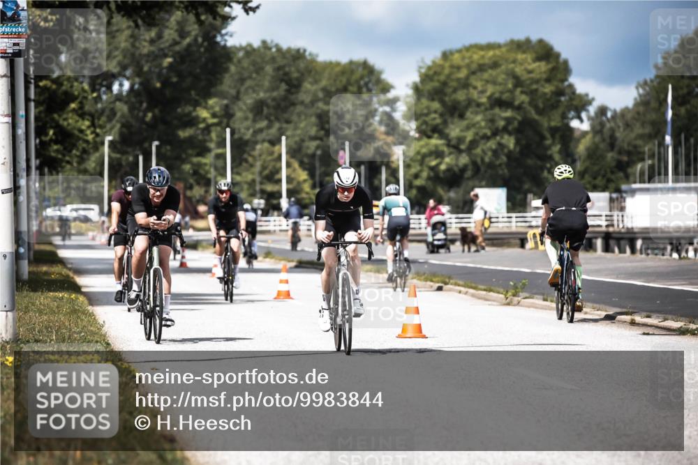 16.08.2026 - KN Förde Triathlon 2026 H.Heesch http://msf.ph/oto/9983844 16.08.2026 12:56:09 Radfahren 512, 567, 573, 585, 714 meine-sportfotos.de