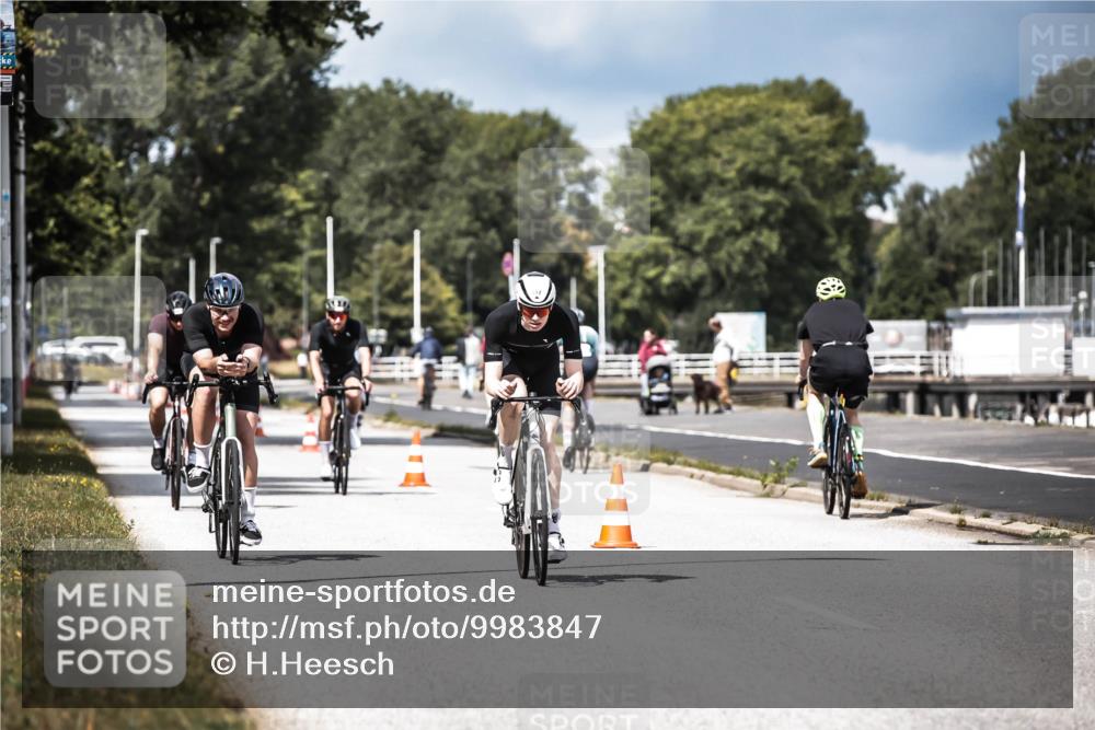16.08.2026 - KN Förde Triathlon 2026 H.Heesch http://msf.ph/oto/9983847 16.08.2026 12:56:09 Radfahren 512, 567, 573, 585, 714 meine-sportfotos.de