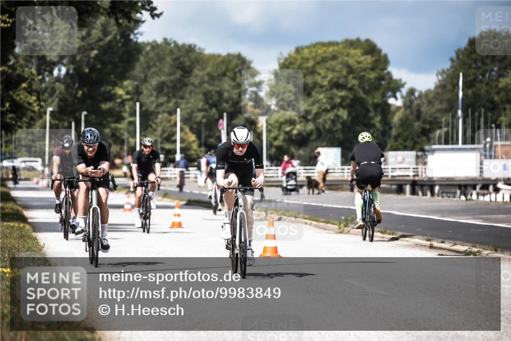 16.08.2026 - KN Förde Triathlon 2026 H.Heesch http://msf.ph/oto/9983849 16.08.2026 12:56:09 Radfahren 512, 567, 573, 585, 714 meine-sportfotos.de
