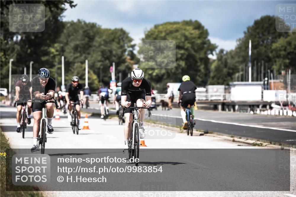 16.08.2026 - KN Förde Triathlon 2026 H.Heesch http://msf.ph/oto/9983854 16.08.2026 12:56:09 Radfahren 512, 567, 573, 585, 714 meine-sportfotos.de