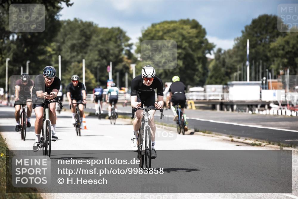 16.08.2026 - KN Förde Triathlon 2026 H.Heesch http://msf.ph/oto/9983858 16.08.2026 12:56:10 Radfahren 512, 567, 573, 585 meine-sportfotos.de