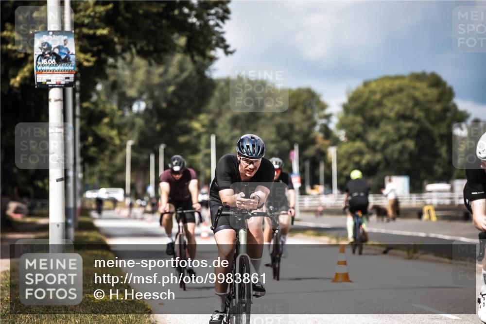 16.08.2026 - KN Förde Triathlon 2026 H.Heesch http://msf.ph/oto/9983861 16.08.2026 12:56:10 Radfahren 512, 567, 573, 585 meine-sportfotos.de