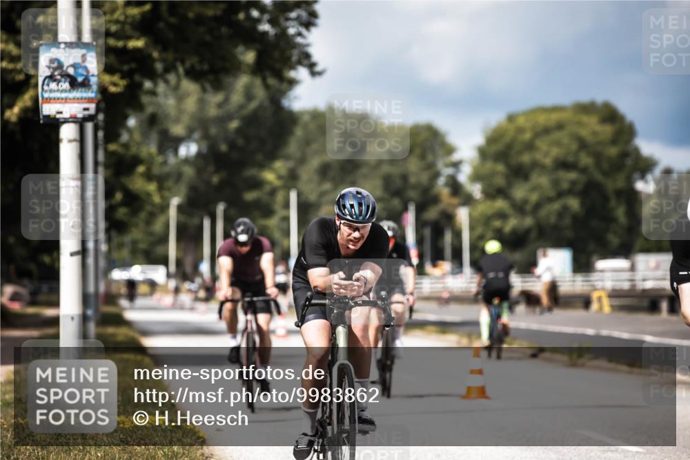 16.08.2026 - KN Förde Triathlon 2026 H.Heesch http://msf.ph/oto/9983862 16.08.2026 12:56:10 Radfahren 512, 567, 573, 585 meine-sportfotos.de