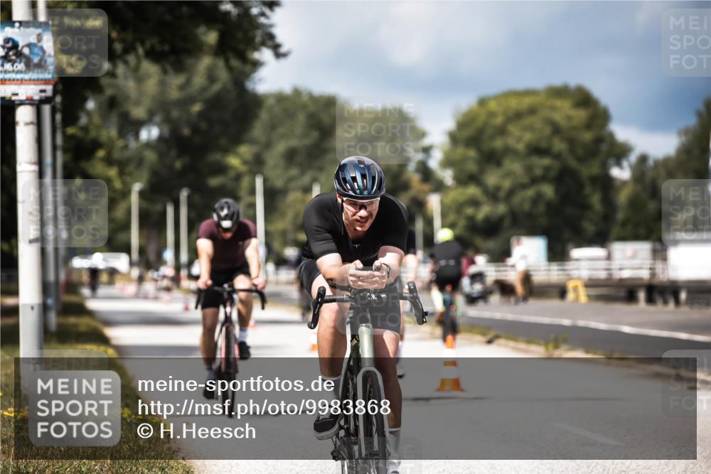 16.08.2026 - KN Förde Triathlon 2026 H.Heesch http://msf.ph/oto/9983868 16.08.2026 12:56:11 Radfahren 512, 567, 573, 585 meine-sportfotos.de