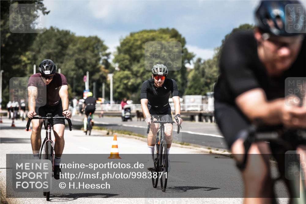 16.08.2026 - KN Förde Triathlon 2026 H.Heesch http://msf.ph/oto/9983871 16.08.2026 12:56:12 Radfahren 512, 567, 573, 585 meine-sportfotos.de