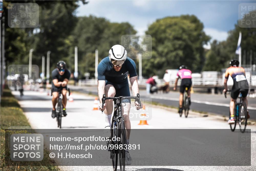 16.08.2026 - KN Förde Triathlon 2026 H.Heesch http://msf.ph/oto/9983891 16.08.2026 12:56:28 Radfahren 508, 528, 540, 571, 584, 611, 715 meine-sportfotos.de