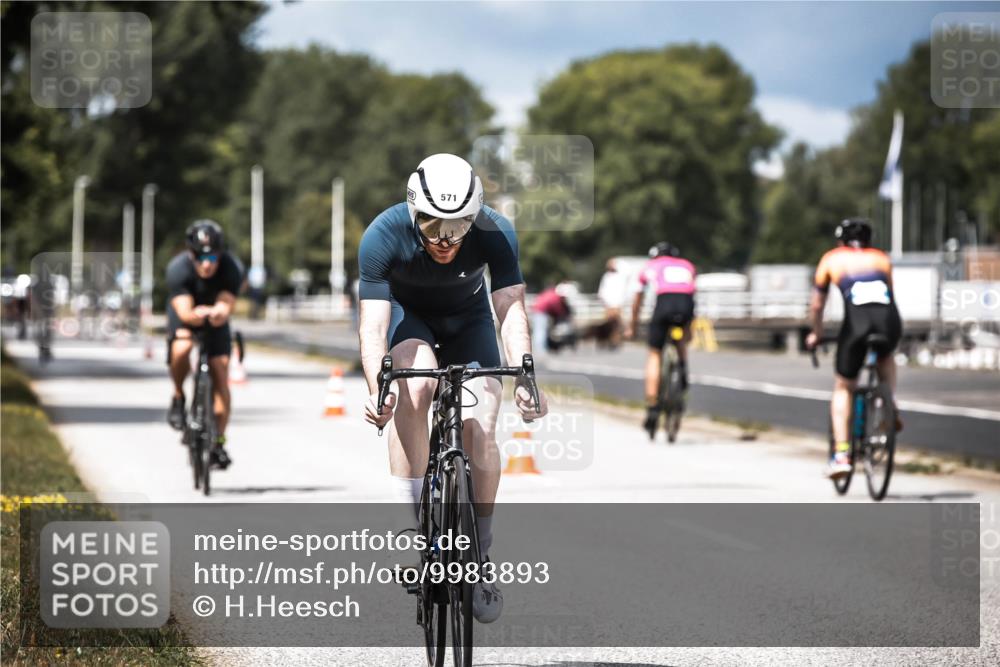 16.08.2026 - KN Förde Triathlon 2026 H.Heesch http://msf.ph/oto/9983893 16.08.2026 12:56:28 Radfahren 508, 528, 540, 571, 584, 611, 715 meine-sportfotos.de