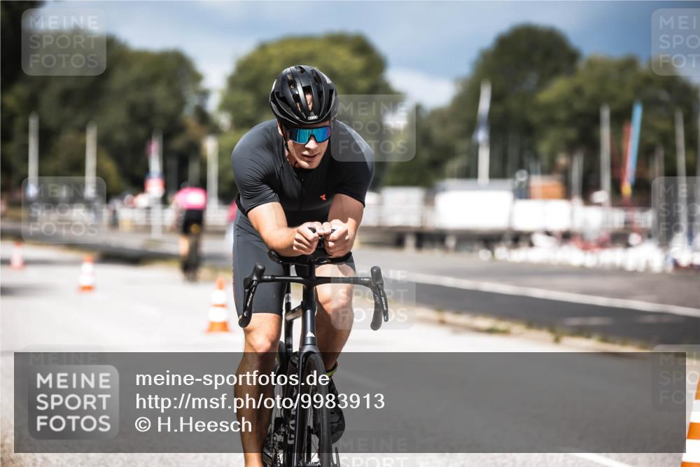 16.08.2026 - KN Förde Triathlon 2026 H.Heesch http://msf.ph/oto/9983913 16.08.2026 12:56:29 Radfahren 508, 528, 540, 571, 584, 611, 715 meine-sportfotos.de