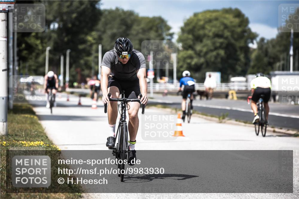 16.08.2026 - KN Förde Triathlon 2026 H.Heesch http://msf.ph/oto/9983930 16.08.2026 12:56:37 Radfahren 518, 545, 718, 723, 725 meine-sportfotos.de