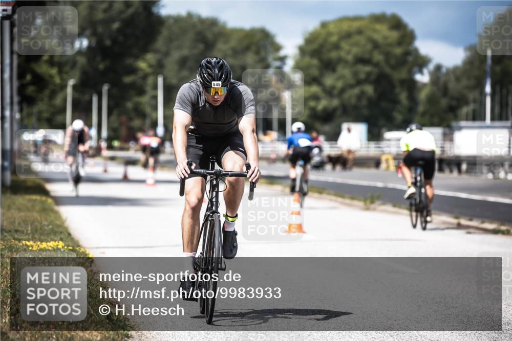 16.08.2026 - KN Förde Triathlon 2026 H.Heesch http://msf.ph/oto/9983933 16.08.2026 12:56:37 Radfahren 518, 545, 718, 723, 725 meine-sportfotos.de
