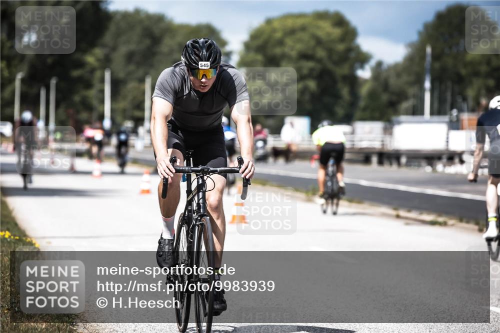 16.08.2026 - KN Förde Triathlon 2026 H.Heesch http://msf.ph/oto/9983939 16.08.2026 12:56:37 Radfahren 518, 545, 718, 723, 725 meine-sportfotos.de