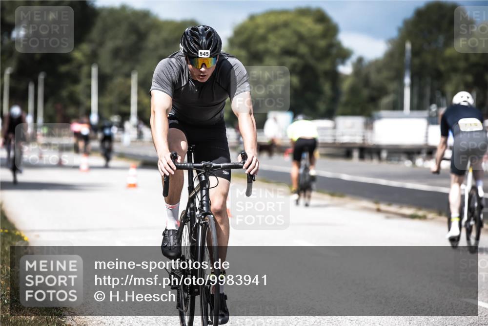 16.08.2026 - KN Förde Triathlon 2026 H.Heesch http://msf.ph/oto/9983941 16.08.2026 12:56:37 Radfahren 518, 545, 718, 723, 725 meine-sportfotos.de