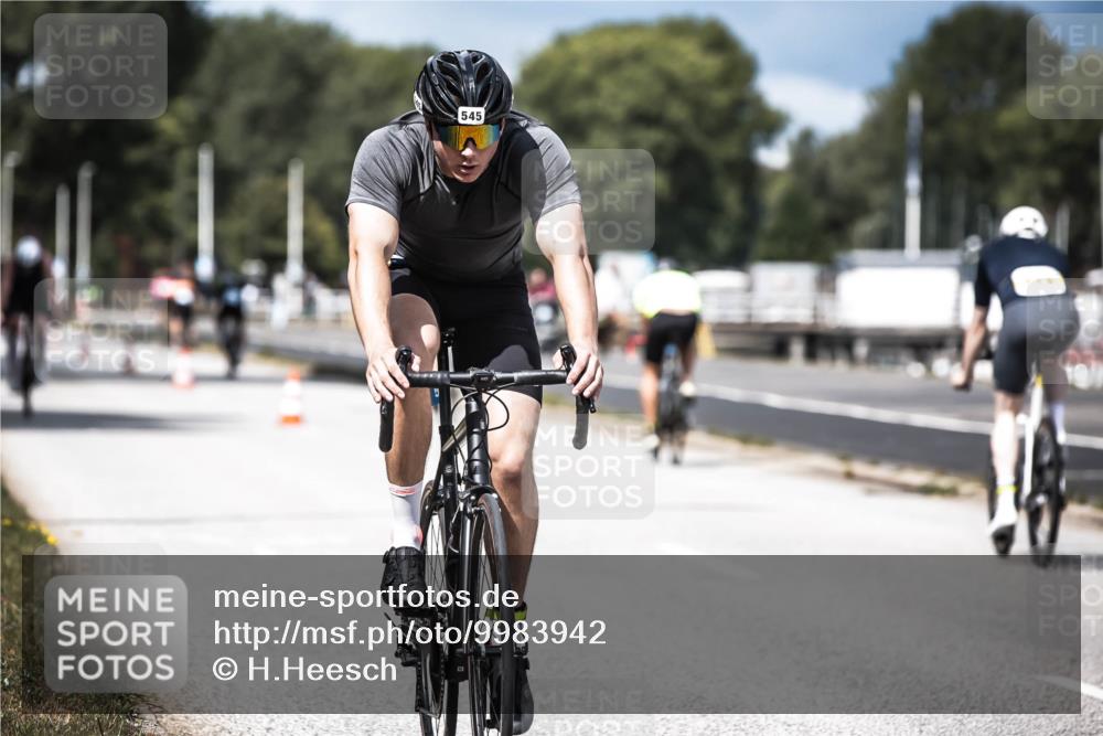 16.08.2026 - KN Förde Triathlon 2026 H.Heesch http://msf.ph/oto/9983942 16.08.2026 12:56:37 Radfahren 518, 545, 718, 723, 725 meine-sportfotos.de