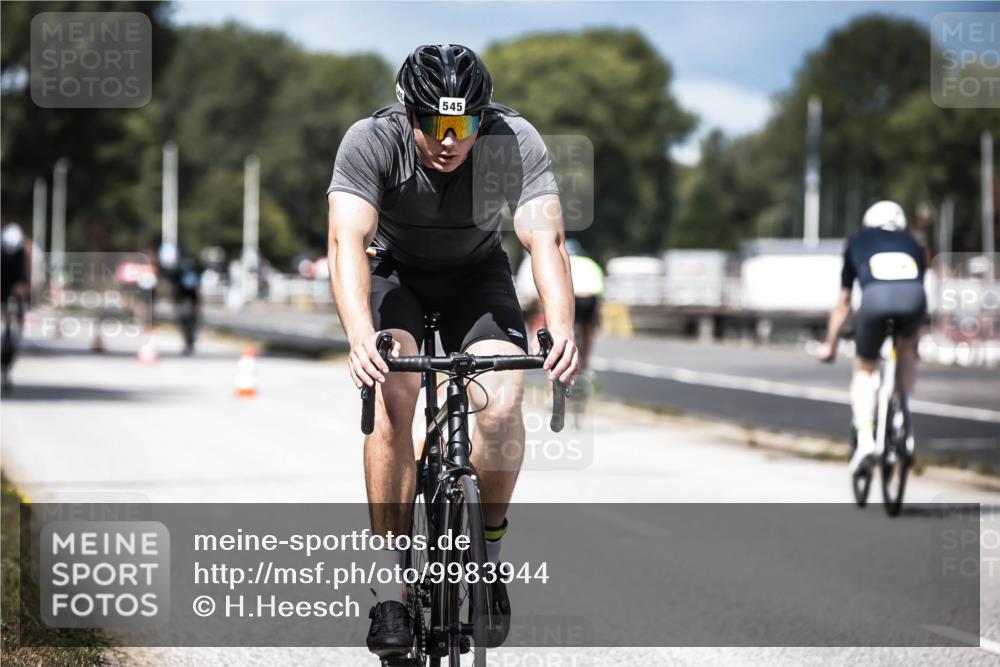 16.08.2026 - KN Förde Triathlon 2026 H.Heesch http://msf.ph/oto/9983944 16.08.2026 12:56:37 Radfahren 518, 545, 718, 723, 725 meine-sportfotos.de